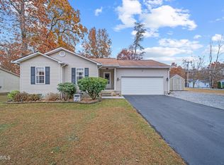 16 Marymont Dr, Crossville, TN 38555