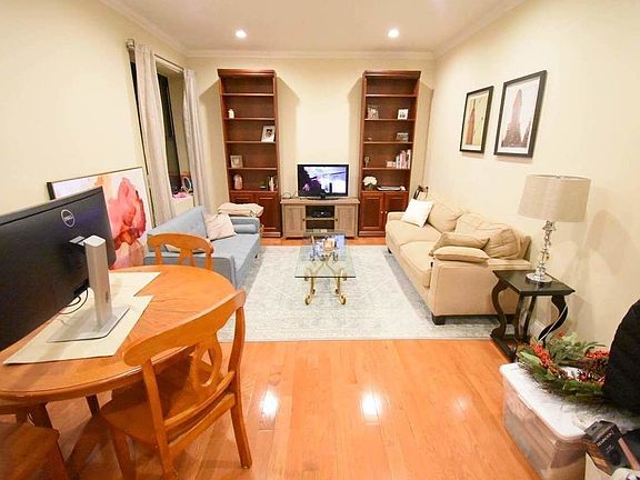 2nd image of 2828 35th St APT 3G