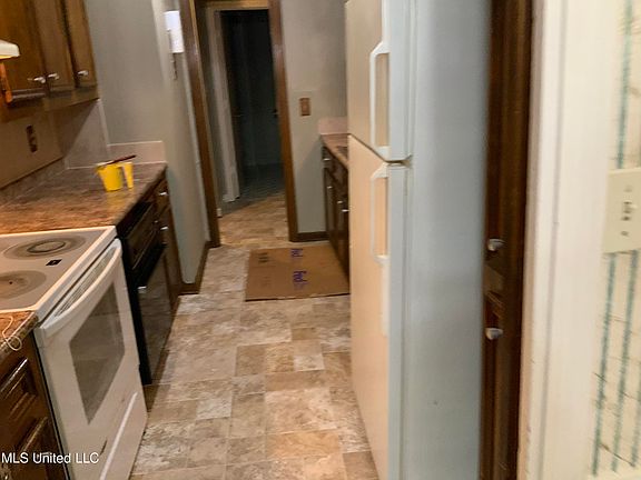 2nd image of 207 Lindale St #A