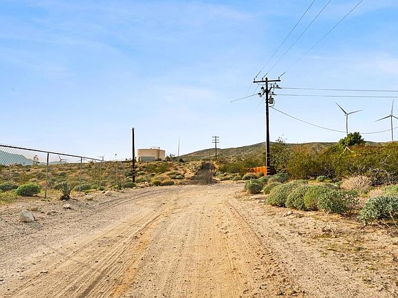 4th image of 668040015 Hilltop Rd