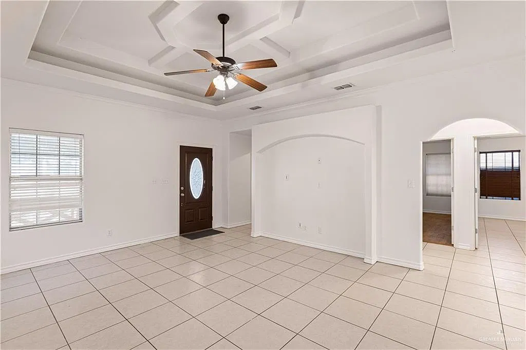 3 bed, 1500 sqft, $1,650 — Photo 2