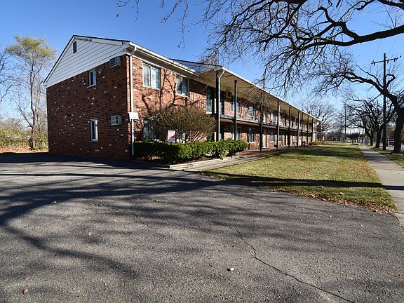 4th image of 2241 Woodward Hts #206