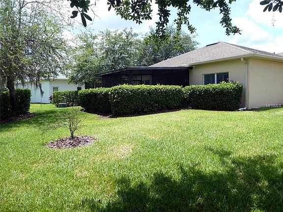 3rd image of 202 Knoll Wood Dr