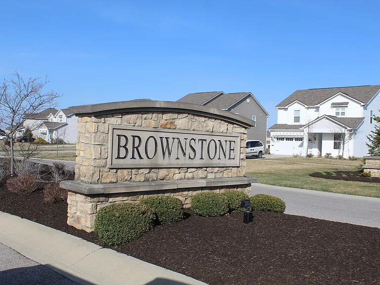 1390 Sarah Way — Photo 16
