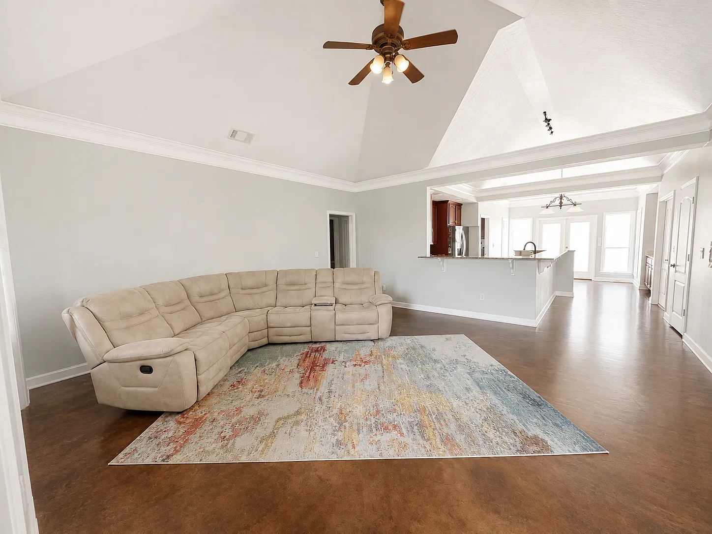 3 bed, 1850 sqft, $2,300 — Photo 2