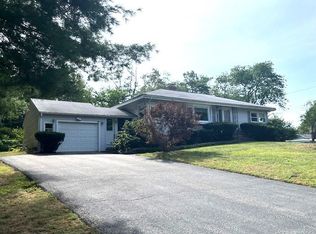 21 Chamberlain Rd, Chelmsford, MA 01824