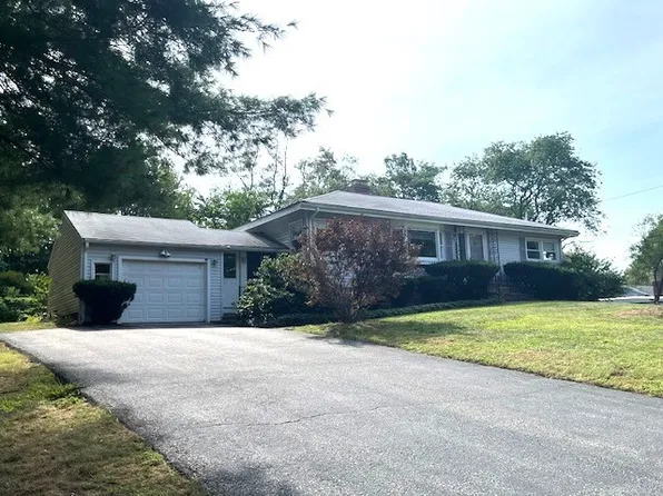 21 Chamberlain Rd, Chelmsford, MA 01824