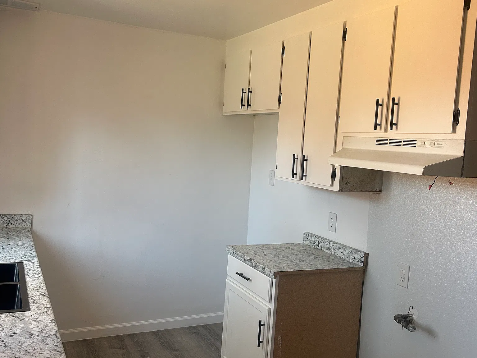 2 bed, 1.5 bath, 1500 sqft, $2,400 — Photo 2