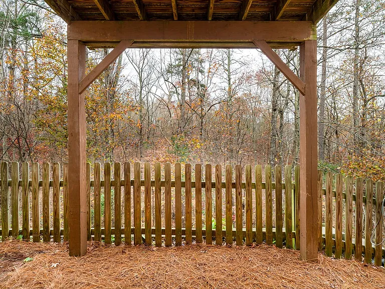 427 Red Coat Ln — Photo 19
