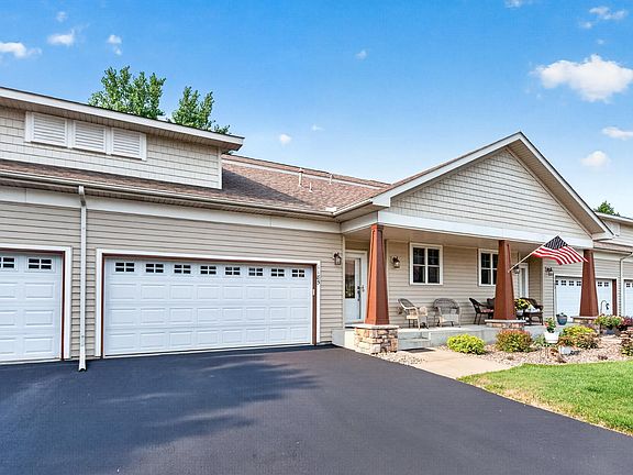 3rd image of 1185 Parkwood Ln
