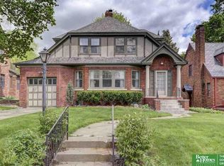 2207 N 56th St, Omaha, NE 68104