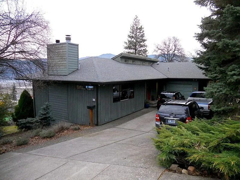 411 7th St photo 1