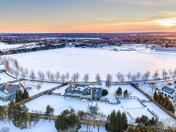 3rd image of 14 Two Trees Ln