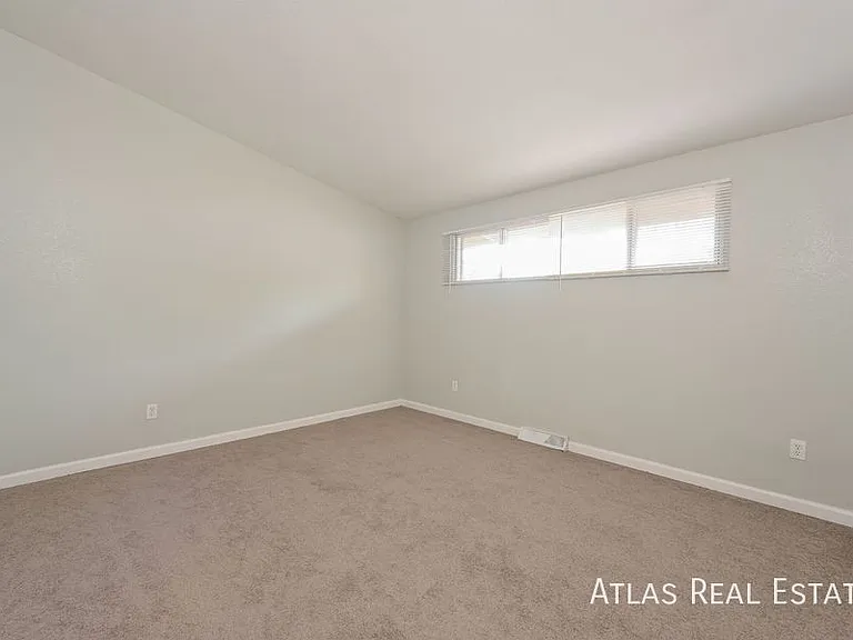 540 N Harlan St — Photo 14