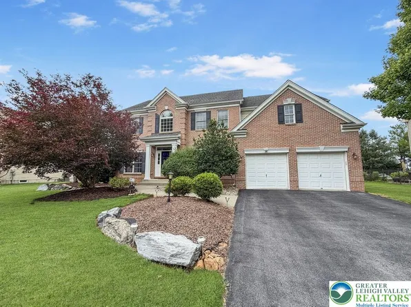 5776 Monocacy Dr, Bethlehem, PA 18017