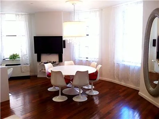 Rented by R New York | media 26