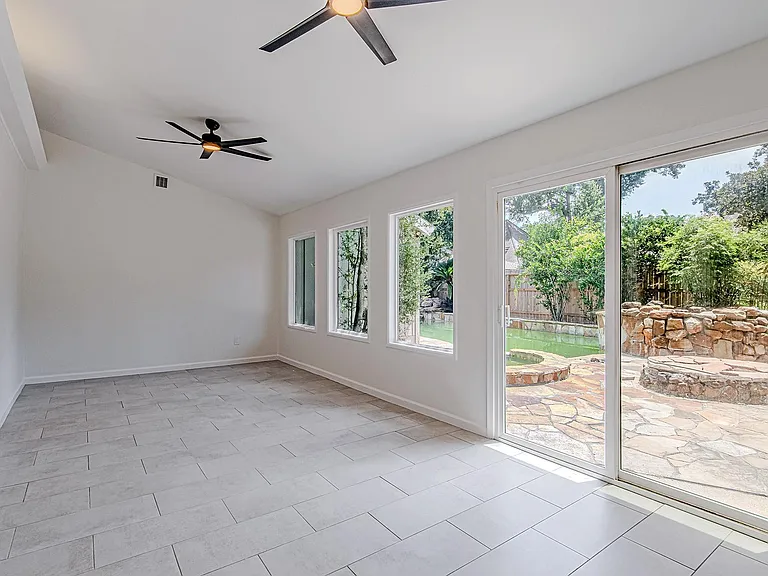 3406 Forest Village Dr — Photo 20