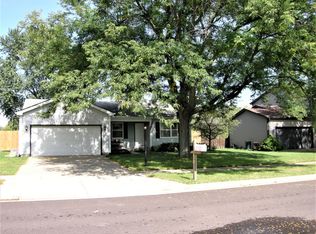 312 Wellington Dr, Streamwood, IL 60107