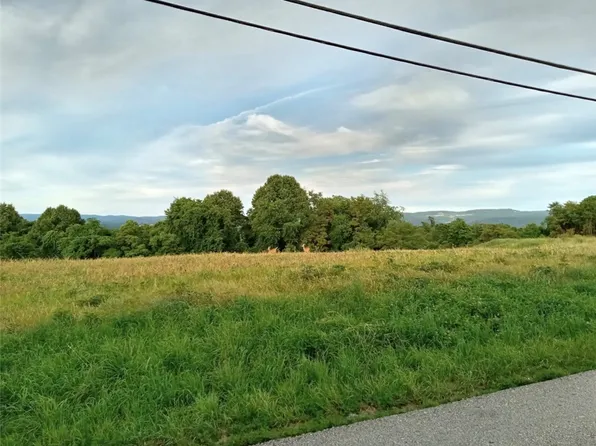 986 Old Pittsburgh Rd, Uniontown, PA 15401
