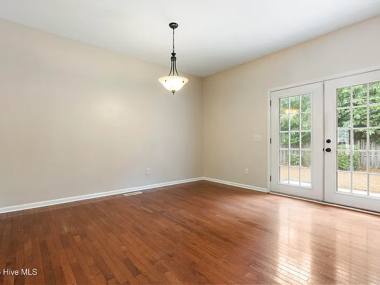 1350 Monticello Dr — Photo 11