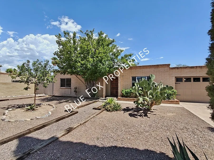 9742 E Cannon Pl