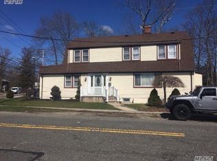1 Oakdale Ave, Central Islip, NY 11722