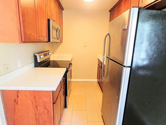 2nd image of 3716 Poinciana Dr #8