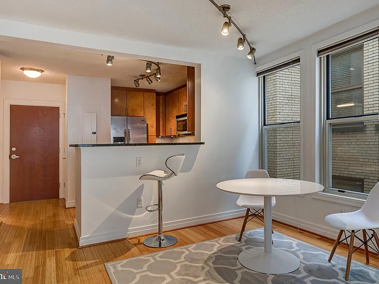 915 E St NW #1001 — Photo 30