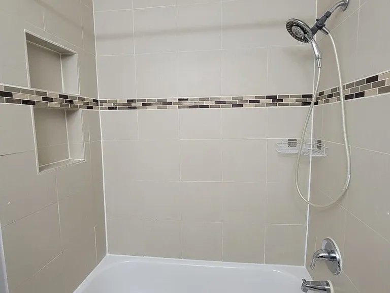 2211 Dorchester Ct — Photo 10