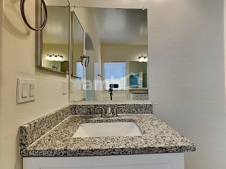 12751 W Glenrosa Dr — Photo 11