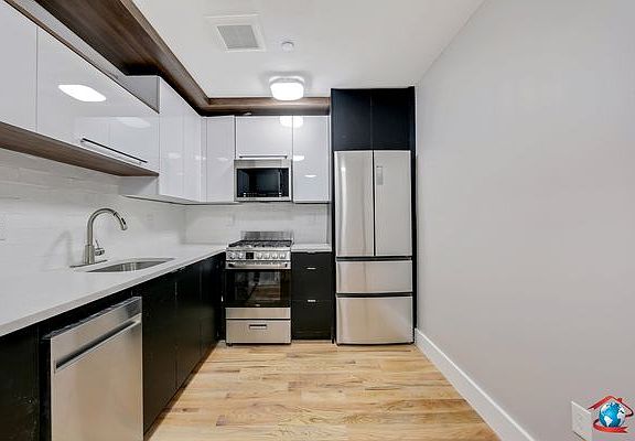 5th image of 834 Herkimer St #4F