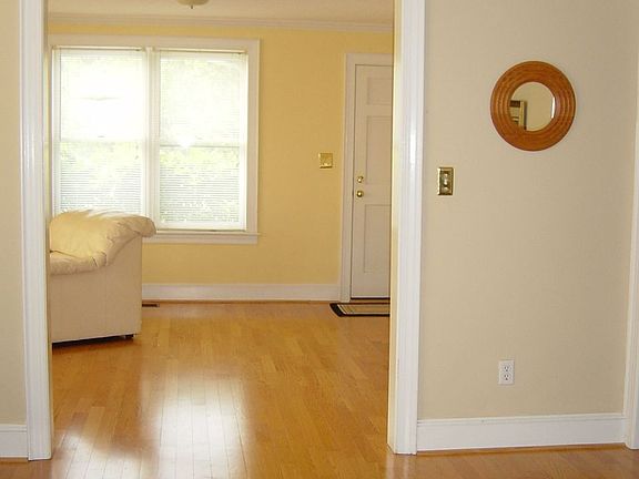 Dining Room w/Wood Floors