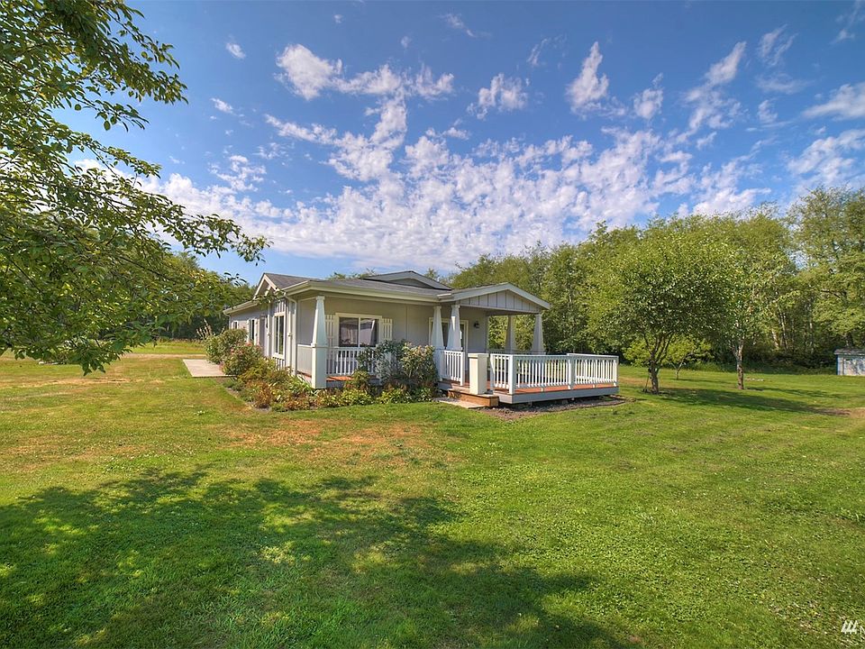 This 4.6 acre lot is in a prime location on Big Valley - close to military bases, downtown Poulsbo, and ferries.>