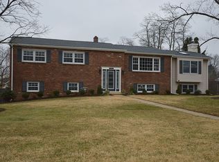 100 Orchard Hill Dr, Lincroft, NJ 07738