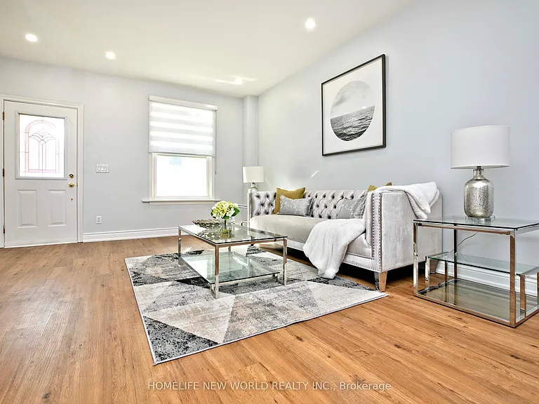 19 Britannia Ave — Photo 3