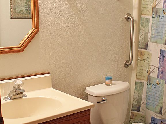Upstairs bathroom 
