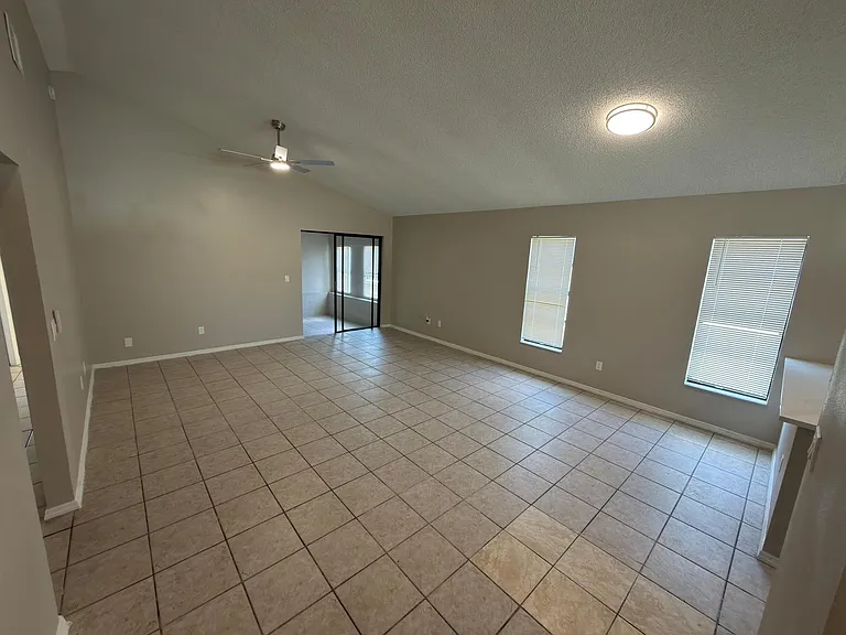 825 Grenadier Dr — Photo 9