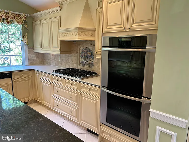 10220 Cedar Pond Dr — Photo 13