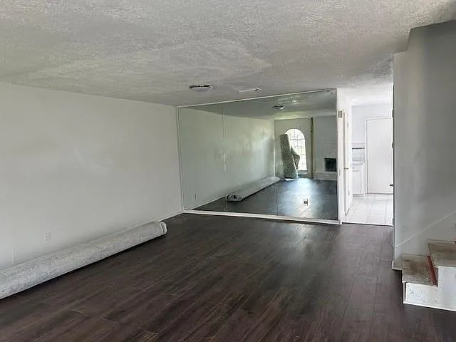 3 bed, 2.5 bath, 1736 sqft, $1,595 — Photo 3