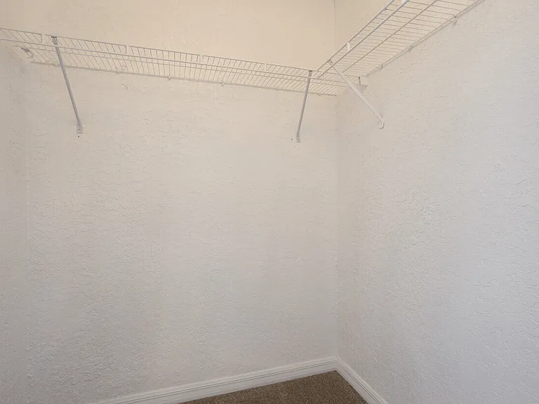 Rolling Hills Apartment Homes — Photo 10