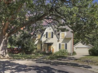 725 Burr Oak Ct, Delavan, WI 53115