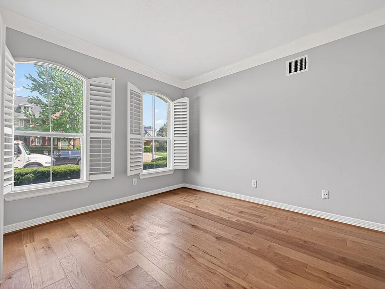 2315 Vinemead Ct — Photo 6