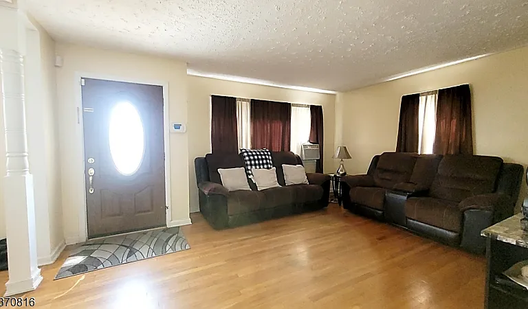 183 Reeve Ter — Photo 6