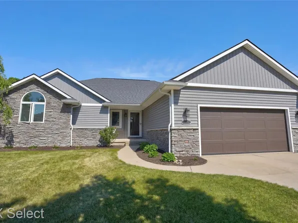2288 Lost Creek Dr, Flushing, MI 48433