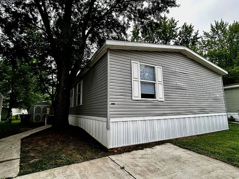 Hickory Knoll — Photo 94