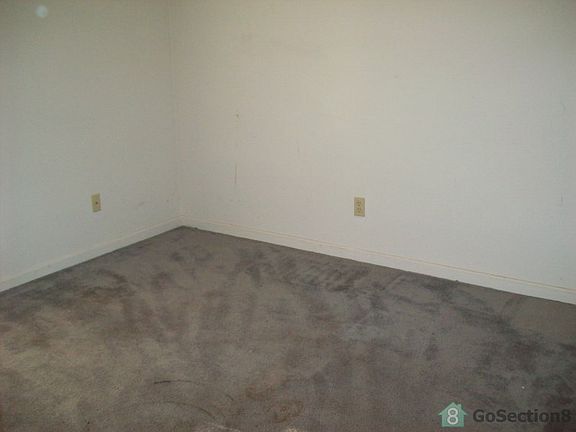3rd image of 4606 W Jefferson St