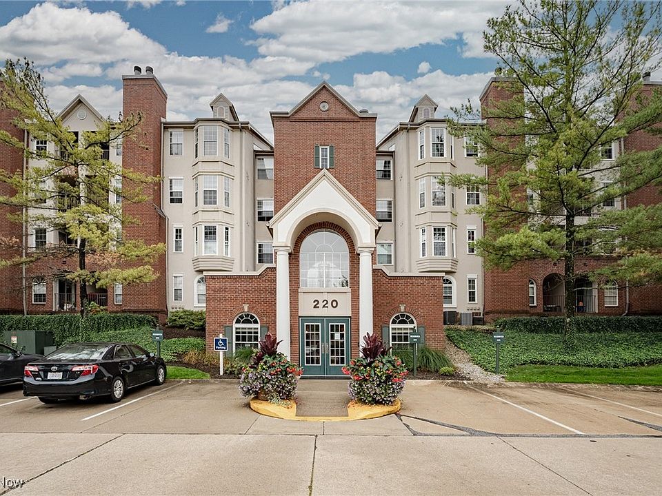 1st image of 220 Fox Hollow Dr APT 112