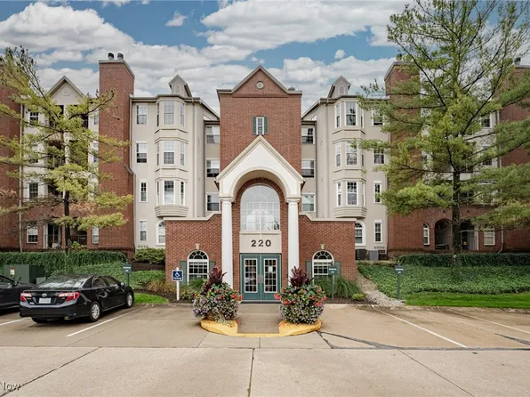 220 Fox Hollow Dr APT 112, Mayfield Heights, OH 44124