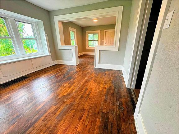 5th image of 1318 Walker Ave