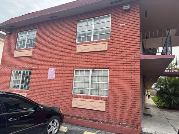 1281 W 29th St APT 19, Hialeah, FL 33012